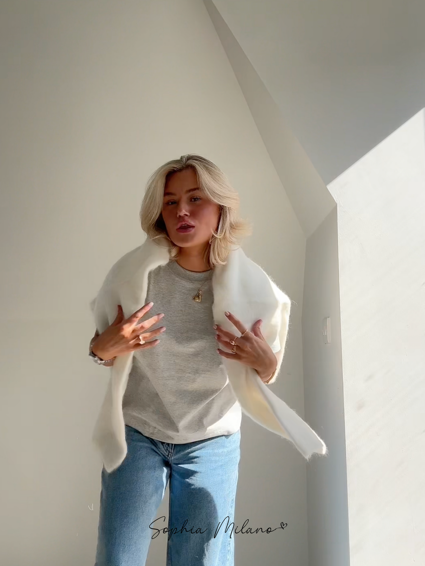 Amara| Viral Crewneck sweater